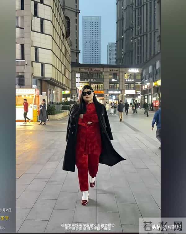 博主模仿李湘冲上热搜，李湘发文晒瘦身照回击，看来她也坐不住了