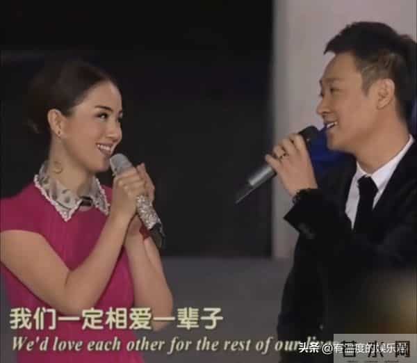 辛柏青还是没走出来,李乃文给他夹菜,原来朱媛媛生前真的没说错