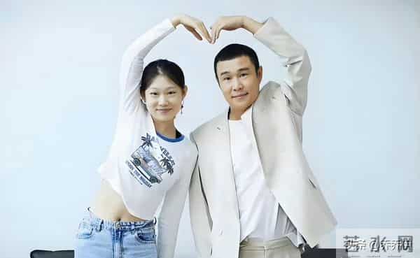 小沈阳和女儿,这个时候也不丑啊