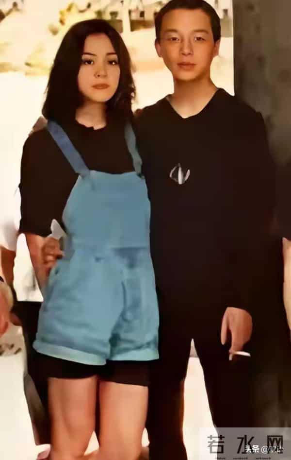 王菲没想到,自己56岁的前夫如今隐居阿那亚,把生活过成了一首诗