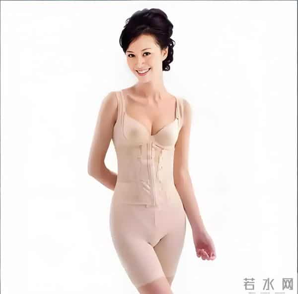 47岁的她越老越有女人味,一夜成名,自嘲拍了中国第一支内衣广告