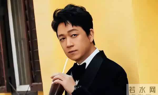 离婚12年,潘粤明再次让世界“刮目相看”,45岁的董洁后悔了吗?