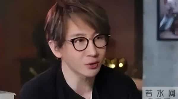 刘谦近况曝光,抗癌不到一年,“不良嗜好”已戒掉,憔悴到认不出