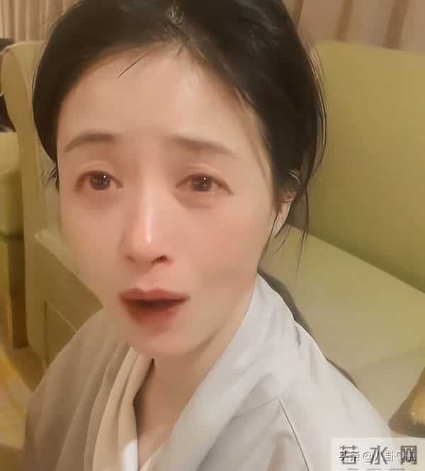 不要成为第二个大S!42岁暴瘦脱相的蒋欣崩溃大哭,给大家提了醒