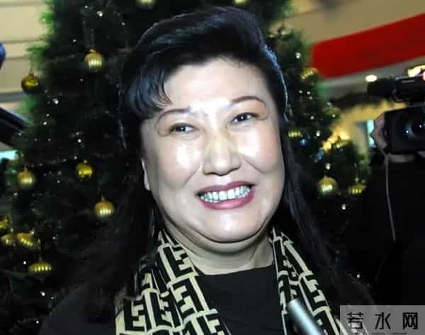 原来她已离世20年!女儿败光她留的7套房产,至死没和赵本山和解