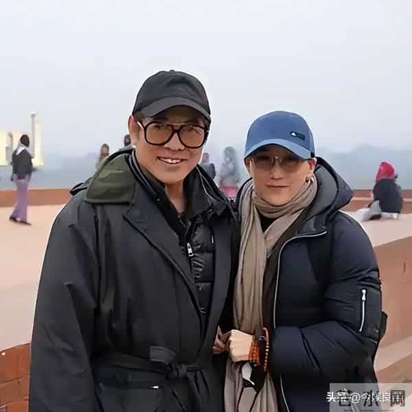 李连杰“脱衣辟谣”上热搜：没换过心脏！揭开“一夜回春”的秘密