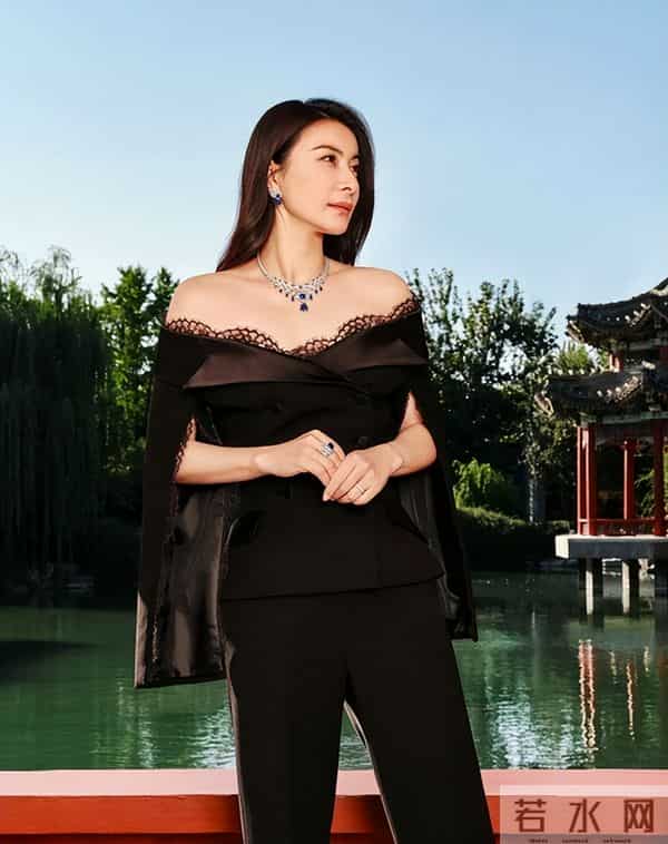 霍震霆没想到，官宣新身份没多久，儿媳郭晶晶再次让阔太圈沉默了