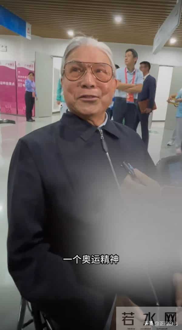 霍震霆称郭晶晶全运会火炬手没有告诉自己 一提儿媳就笑得合不拢嘴