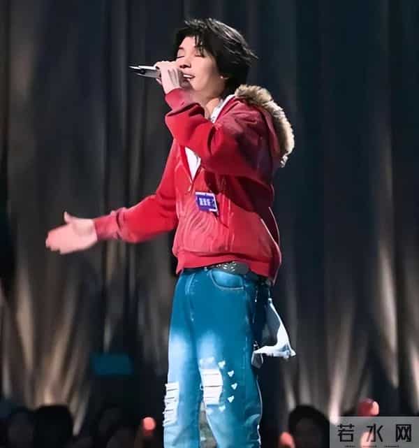 芒果台这一夜，那英再"开炮"，华晨宇"拱火"，也有何炅救不了的场