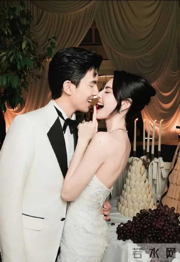 泰星Mai和Ter低调举行婚礼,上演头纱吻,好闺蜜MintC抢到捧花