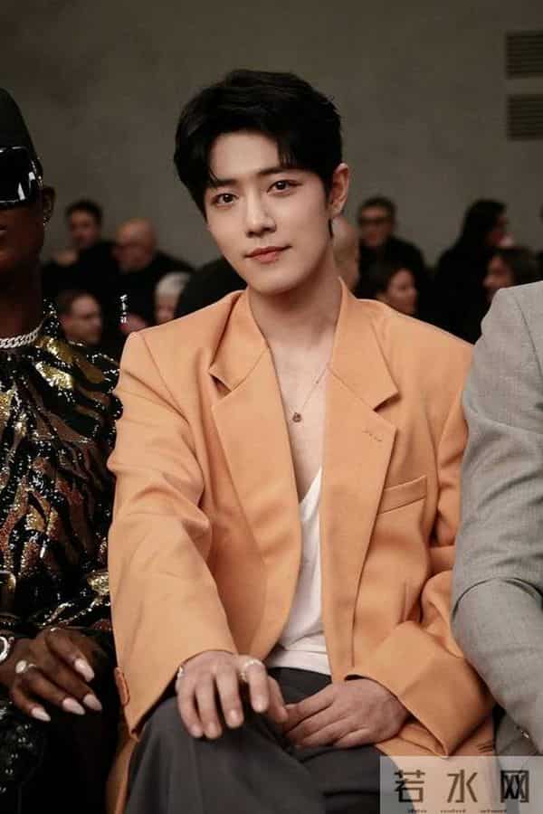 央视“点名”才几天，肖战因一个举动，再令杨紫和所有人刮目相看