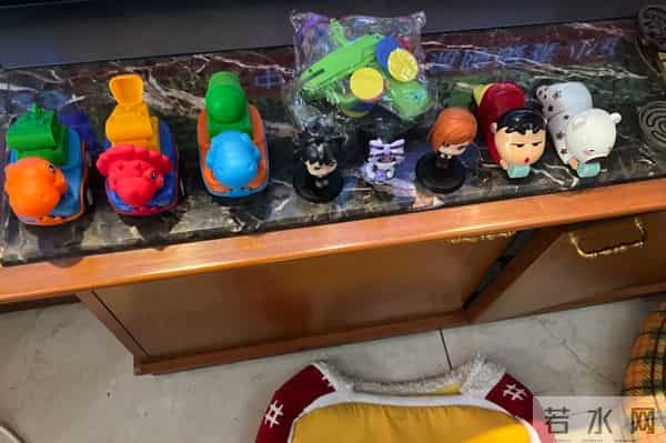 郭爸爸晒自拍，老了但精神足不像癌症患者，郭碧婷带孩子陪伴左右