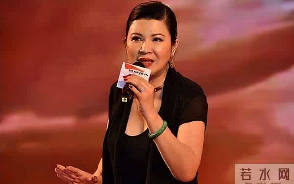 她9次登上春晚,被老外骗走3千万,40岁嫁小13岁男友,如今怎样