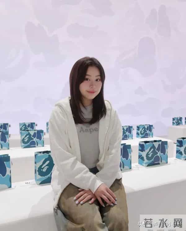 甘比和情敌在较劲，给17岁女儿生日过于低调了！