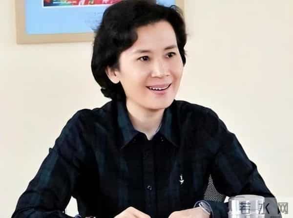 从车间钳工到国家一级演员，却因拍戏和丈夫离婚，今66岁依旧单身