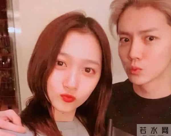 鹿晗关晓彤同天现身机场，一个细节说明一切