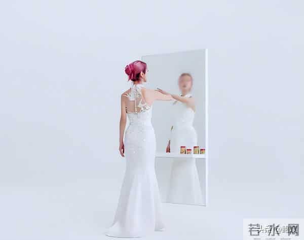 44岁薛凯琪未婚未育,曾抑郁轻生 “卖身救父”的她如今走了上坡路