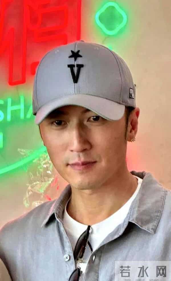 上海近距离见到谢霆锋被他迷住了,不化妆素颜也超帅就是个子不高