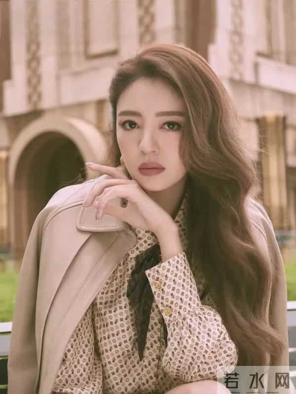 富豪老公被判13年!45岁安以轩过得不轻松,为了孩子都变男相了