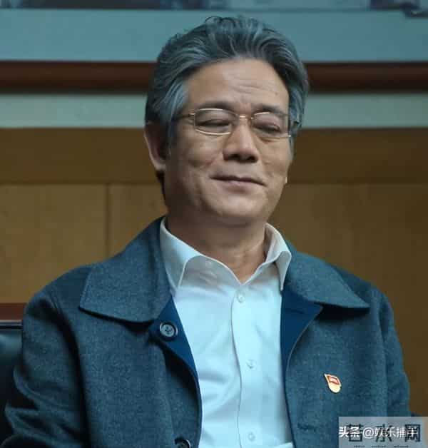 陪玩陪睡只是牛刀小试,王家卫再曝坏消息,黑手套养的明目张胆