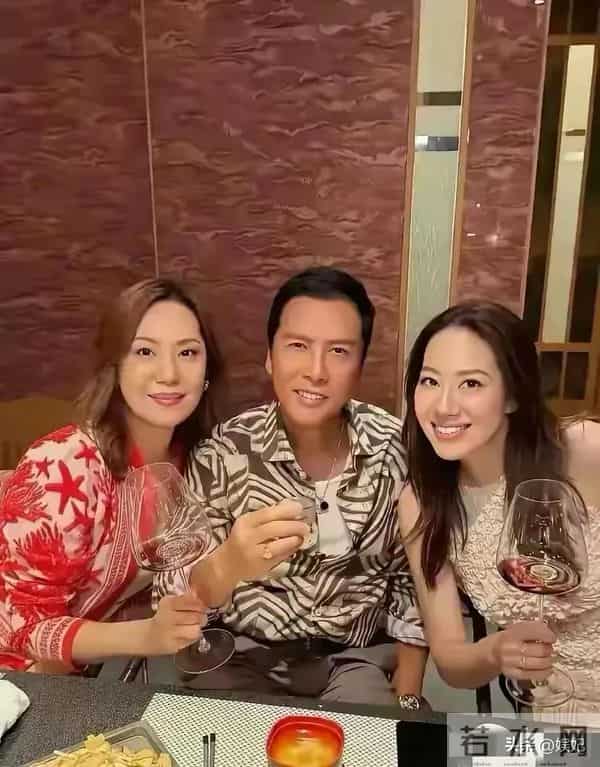 甄子丹与妻子汪诗诗 岳母同框,甄子丹比岳母大六岁 怪不得这么年轻