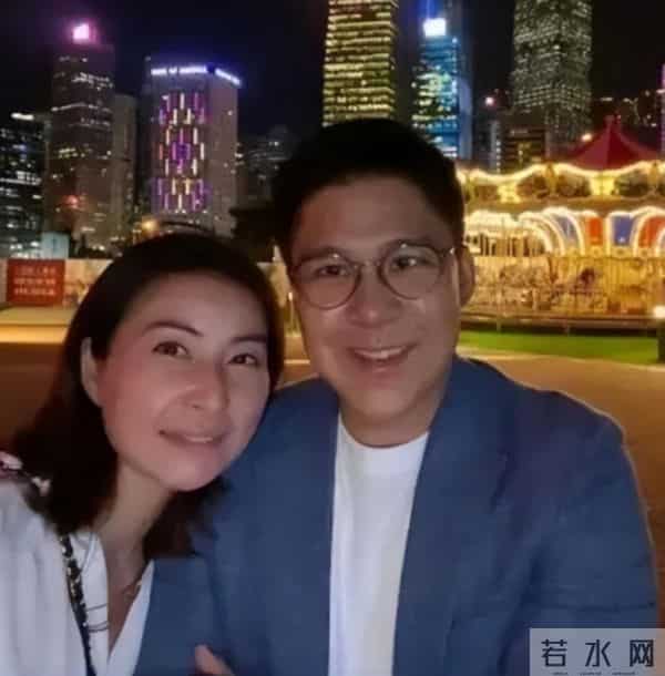 豪门圈集体失语,郭晶晶喜讯印证预言,79岁公公霍震霆再破天花板