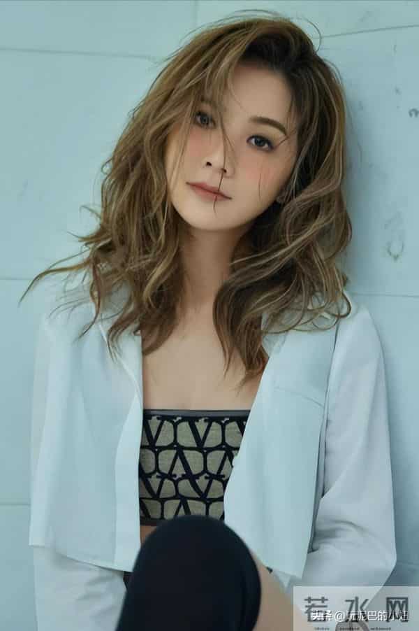 喜讯!蔡卓妍终于迎来新恋情,和小10岁健身教练正在热恋