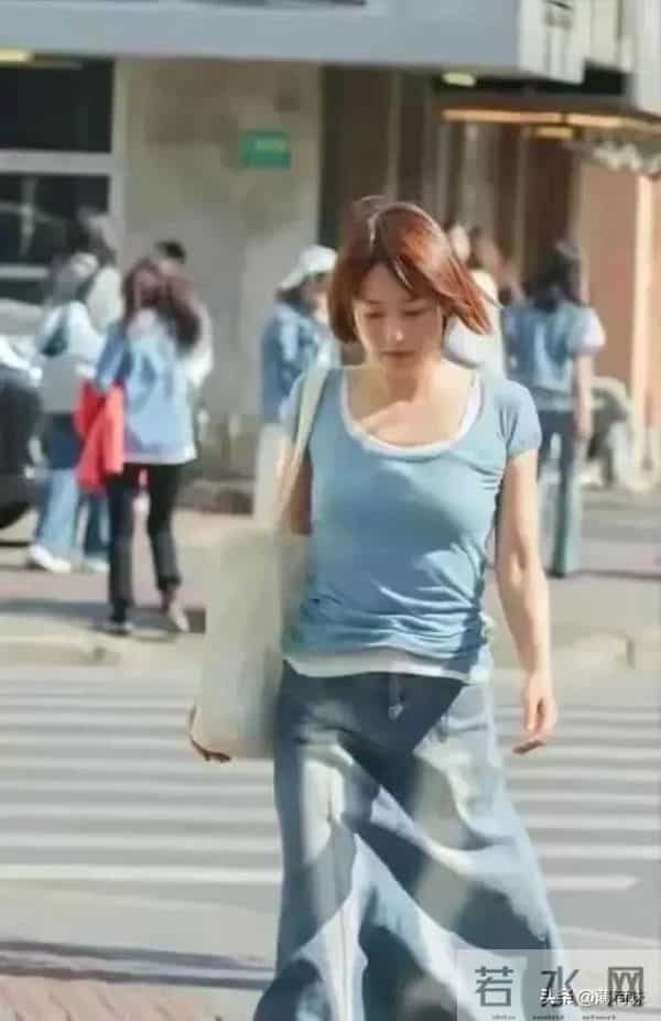 马伊琍都要五十了，这松弛感一般人真比不了，大上海的靓女