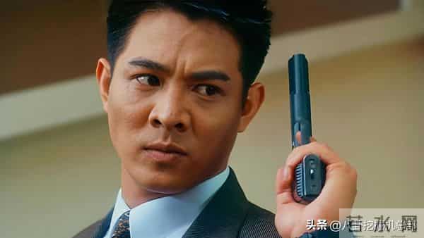 一觉睡醒,向太坐不住了,他怎么也没想到,好友李连杰被传这种事