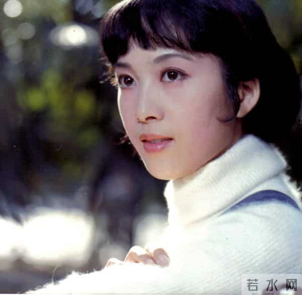 39年后,再看因流氓案“逃往”美国的龚雪,郭德纲说的话终于应验