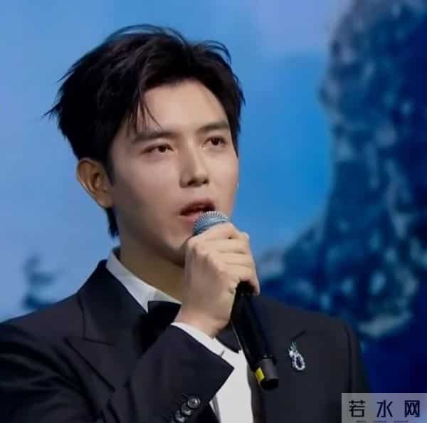 目光呆滞、两眼无神、又肿又僵、说话磕巴篮羽也带不动这个拖油瓶