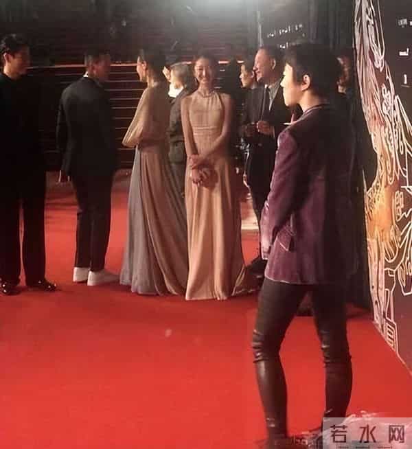 王菲也没想到,“被曝同居”的28岁女儿窦靖童,会走上她的来时路