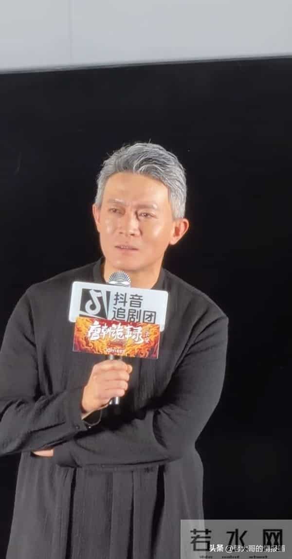 杨志刚最新活动大变样!47岁的他如今已满头白发,看着老了不少