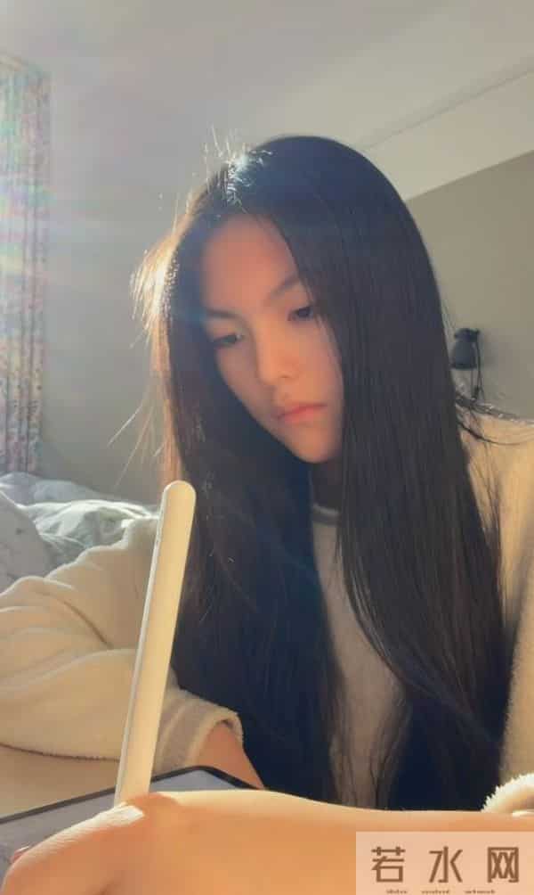 王诗龄晒留学vlog！住宿舍周末还在学习，和同学老师相处好有礼貌