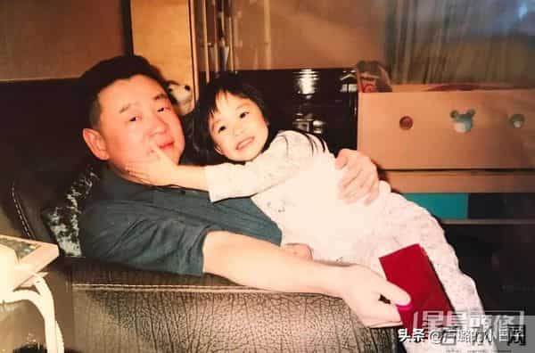 甘比和情敌在较劲，给17岁女儿生日过于低调了！