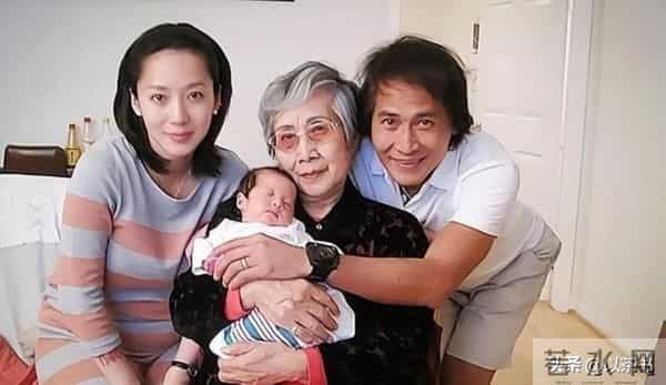 父亲是地产大亨,从小家境殷实,为何孙丽雅会嫁比亲妈还大的齐秦