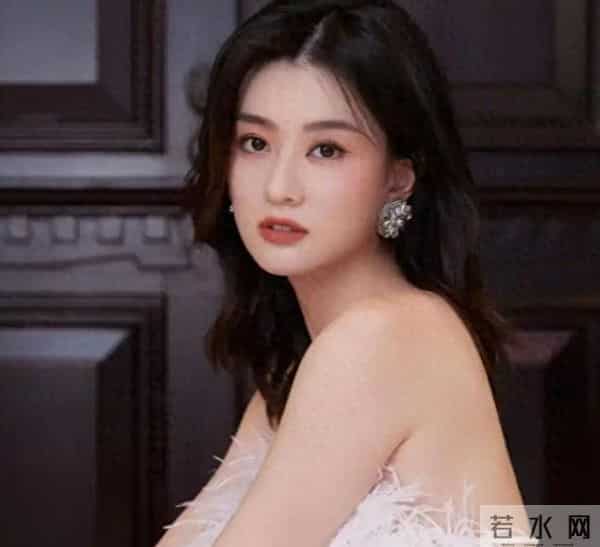 生活富足，嫁富豪老公？原来妈妈是李厚芳，难怪她能成人生赢家