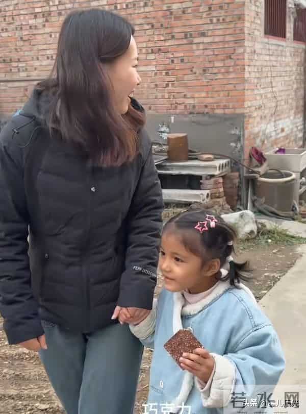 苏美拉向李超群借750元 他没借也没回信息 李超群直播回应这个事