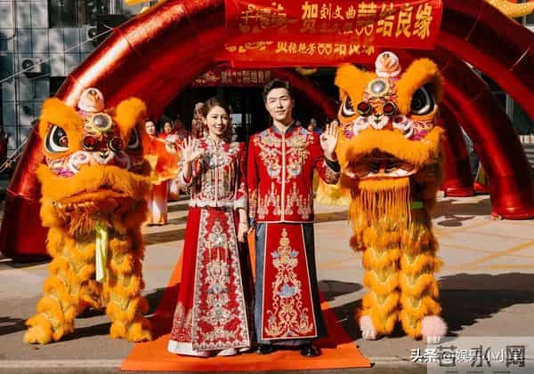 《最好的我们》张平朱瑶师生组官宣结婚，谭松韵刘昊然送祝福