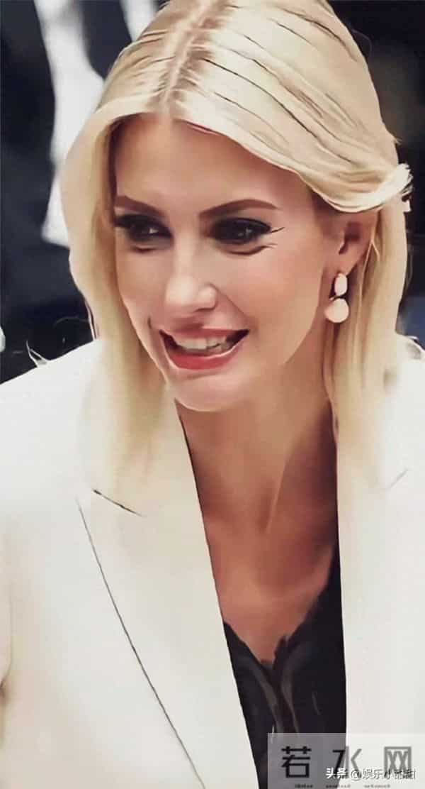 谁说女孩高大不美？看190cm福德莉奇如何美成“人间绝景”！