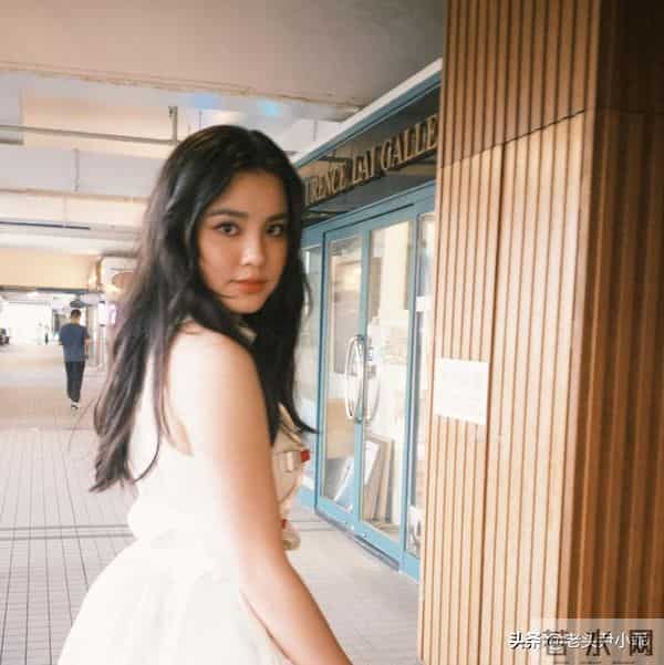 姚焯菲托实李克勤大仔恋情疑升温 女方娇羞甜笑更公然耍花枪