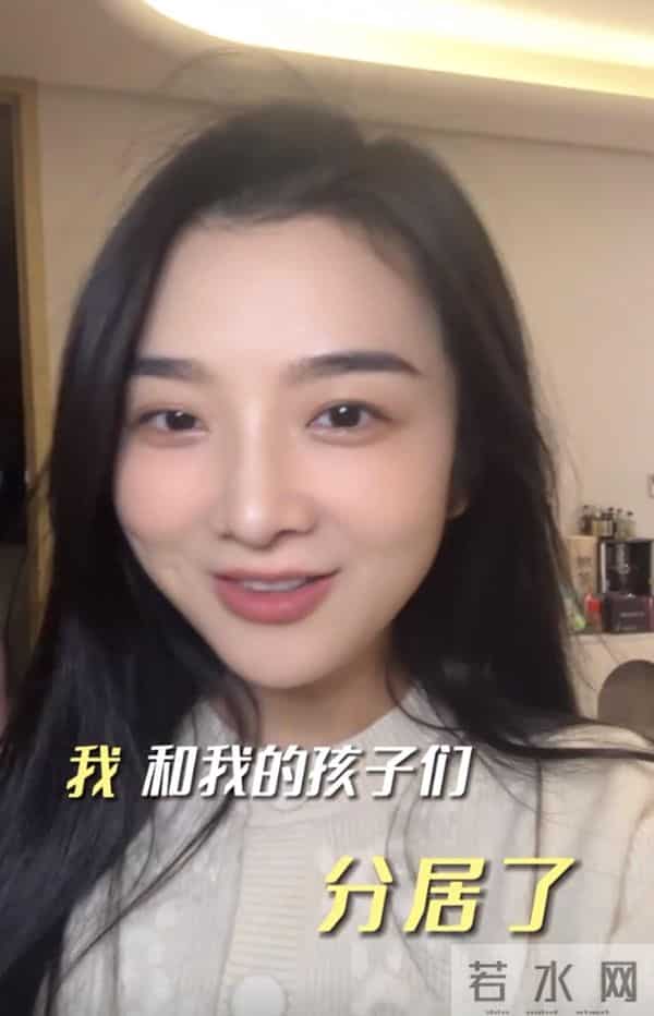 吴雅婷和前夫为女儿庆生,正式告诉儿女已离婚,唯伊心疼妈妈大哭