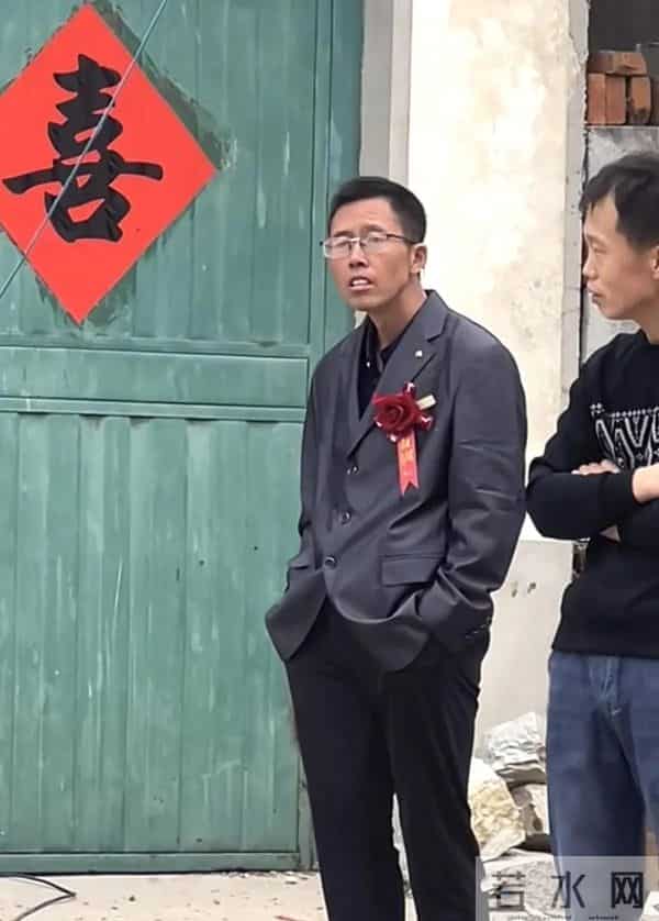 农民歌手李根去世了,只有43岁,死因存疑,一辈子未婚未育