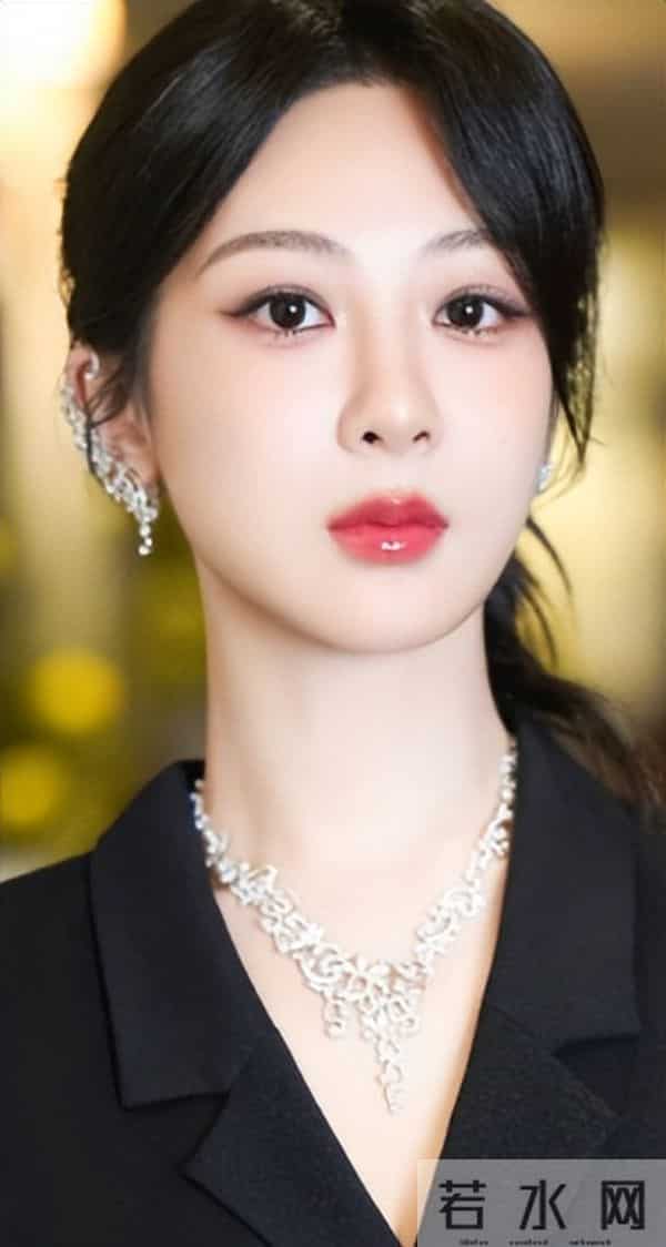 官媒公开“点名”,揭开33岁杨紫真实处境,秦俊杰那番话真没说错