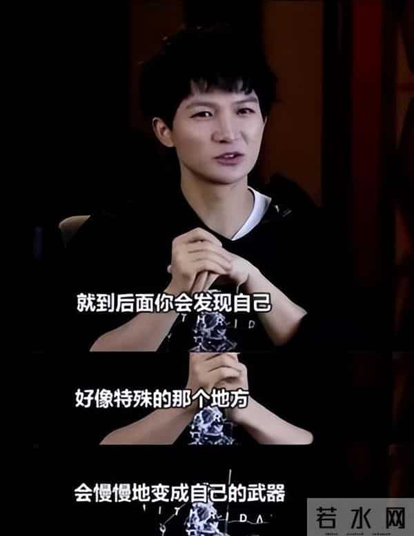 不到24小时，央媒两次点名周深，歌坛地位一览无遗，那英说对了