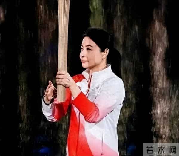 央视对郭晶晶的称呼改了，三字之差传递强烈信号，霍震霆早说对了