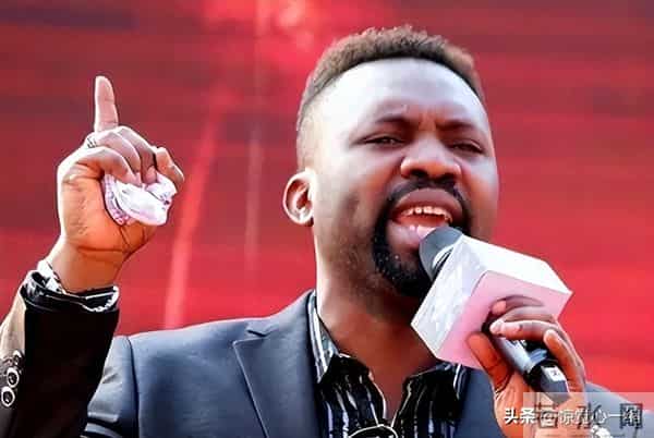 黑人歌手好弟近况：走红后迎娶中国姑娘，今42岁仍未取得中国绿卡