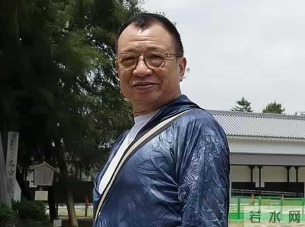 香港知名演员因肾癌离世,做肾脏切除手术,心态良好就当在拍戏