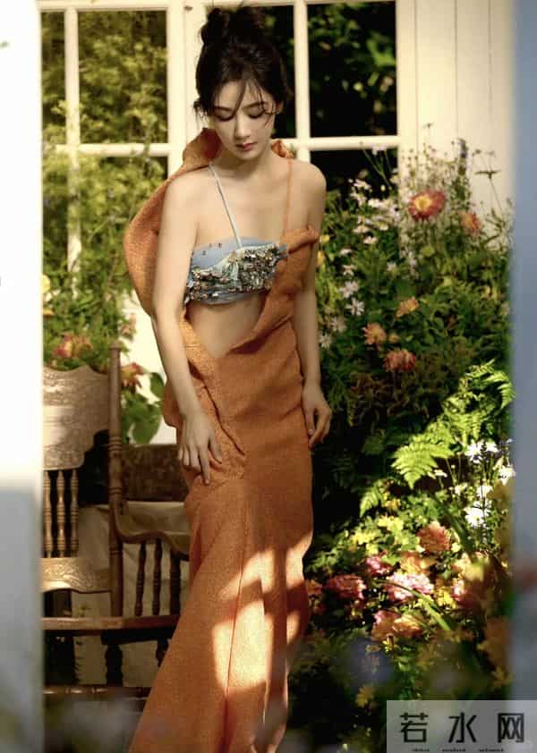 杨紫的性感图来了,太美了这大长腿。