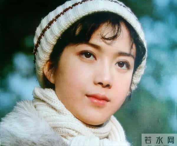39年后,再看因流氓案“逃往”美国的龚雪,郭德纲说的话终于应验